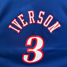 Cargar imagen en el visor de la galería, Camiseta Philadelphia 76ers Alternate 1998/99 Allen Iverson #3 Champion Vintage - L/XL
