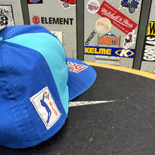Carregar imagem no visualizador da galeria, Gorra FC Barcelona Basket Early/Mid 90s Pro-Specs Vintage
