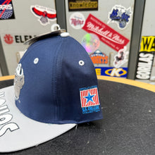 Cargar imagen en el visor de la galería, BNWT Gorra Georgetown Hoyas 90s CMP Vintage
