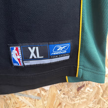 Load image into Gallery viewer, Camiseta de tiro Seattle Supersonics Early 00s Reebok Vintage - L/XL
