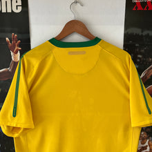 Cargar imagen en el visor de la galería, Camiseta Brasil 2010 Home Nike - L/XL
