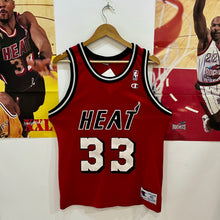 Lade das Bild in den Galerie-Viewer, Camiseta Miami Heat Alternate 1995-96 Alonzo Mourning #33 Champion Vintage - M/L
