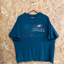 Cargar imagen en el visor de la galería, Camiseta Philadelphia Eagles Y2K Team Apparel - L/XL

