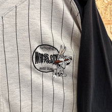 Cargar imagen en el visor de la galería, Beisbolera Chicago White Sox “Bugs Bunny” Nutmeg Mills Vintage 1994- XL/XXL
