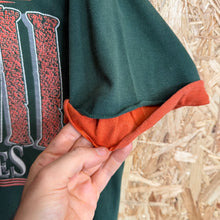 Cargar imagen en el visor de la galería, Camiseta Miami Hurricanes 90s Team Edition Apparel - M/L
