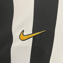 Cargar imagen en el visor de la galería, Camiseta Juventus 2003-04 Home Nike Vintage - M/L
