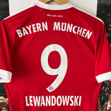Charger l&#39;image dans la galerie, Camiseta Bayern Munich 2017-18 Home Lewandowski #9 Adidas - XS/S
