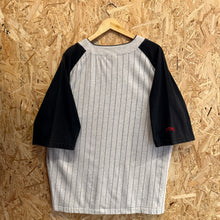Cargar imagen en el visor de la galería, Beisbolera Chicago White Sox “Bugs Bunny” Nutmeg Mills Vintage 1994- XL/XXL
