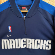 Lade das Bild in den Galerie-Viewer, Camiseta de tiro Dallas Mavericks 2003/04 Nike Vintage - XL/XXL
