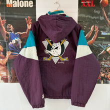 Cargar imagen en el visor de la galería, Pullover Anaheim Mighty Ducks Early/Mid 90’s Starter Vintage - S/M
