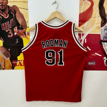 Cargar imagen en el visor de la galería, Camiseta Chicago Bulls Road 1995-96 Dennis Rodman #91 Champion Vintage - XL Youth
