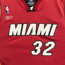 Load image into Gallery viewer, Camiseta Miami Heat 2004/05 Alternate Shaquille O’Neal #32 Reebok Vintage - M/L
