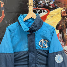 Cargar imagen en el visor de la galería, Chaqueta UNC Tar Heels 90’s Pro Player Vintage - S/M
