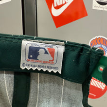 Carica l&#39;immagine nel visualizzatore di Gallery, BNWT Gorra Oakland Athletics 90s Drew Pearson Vintage
