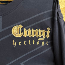 Cargar imagen en el visor de la galería, Camiseta Coogi Y2K Vintage - XXL/3XL
