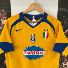 Load image into Gallery viewer, Camiseta Juventus 2005-06 Third Nike Vintage - S/M
