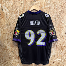 Charger l'image dans la galerie, Camiseta Baltimore Ravens 2010/11 Alternate Haloti Ngata #92 Reebok - M/L
