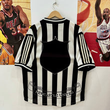 Load image into Gallery viewer, Camiseta Newcastle United FC 1997-99 Home Adidas Vintage - L/XL
