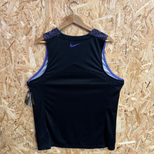 Lade das Bild in den Galerie-Viewer, BNWT Camiseta Nike Black Mamba 2014 - L/XL
