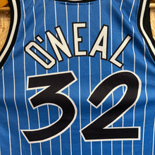 Charger l'image dans la galerie, Camiseta Orlando Magic 1992-93 Road Shaquille O’Neal #32 Champion Vintage - S/M

