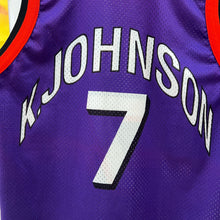 Cargar imagen en el visor de la galería, Camiseta Phoenix Suns 1996-98 Reversible Kevin Johnson #7 Champion Vintage - M
