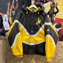 Cargar imagen en el visor de la galería, Chaqueta Wyoming Cowboys 1994 Apex One Vintage - XL/XXL

