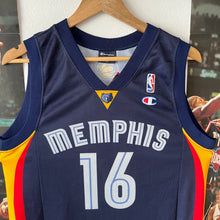 Cargar imagen en el visor de la galería, Camiseta Memphis Grizzlies Europe Live Tour 2007 Pau Gasol #16 Champion - S/M
