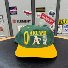 Carica l&#39;immagine nel visualizzatore di Gallery, Gorra Oakland Athletics 90s Drew Pearson Vintage
