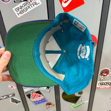Lade das Bild in den Galerie-Viewer, Gorra Charlotte Hornets AJD 90s Vintage
