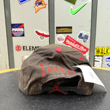 Cargar imagen en el visor de la galería, Gorra Air Jordan 1993/94 Vintage
