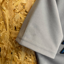 Lade das Bild in den Galerie-Viewer, Beisbolera Toronto Blue Jays 2004-07 Road Majestic Vintage - XL Youth
