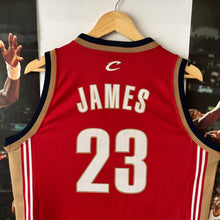 Cargar imagen en el visor de la galería, Camiseta Cleveland Cavaliers Road 2009-10 Lebron James #23 Champion - M/L
