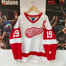 Cargar imagen en el visor de la galería, Camiseta Detroit Red Wings Road Steve Yzernan #19 Starter Vintage Late 90’s - L/XL
