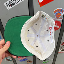 Carregar imagem no visualizador da galeria, BNWT Gorra Chicago Bulls 1994 Logo7 Vintage
