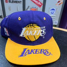 Cargar imagen en el visor de la galería, Gorra Los Angeles Lakers 90s Sports Specialties Vintage
