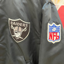 Cargar imagen en el visor de la galería, Chaqueta Bomber Satinada Los Angeles Raiders Starter Vintage 80’s - S/M
