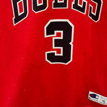 Cargar imagen en el visor de la galería, Camiseta Chicago Bulls 2004-06 Road Tyson Chandler #3 Champion Vintage - XL/XXL
