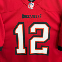 Lade das Bild in den Galerie-Viewer, Camiseta Tampa Bay Buccaneers 2022 Home Tom Brady #12 Nike - L/XL
