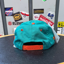 Cargar imagen en el visor de la galería, Gorra Miami Dolphins 90s Competitor Vintage
