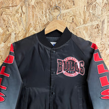 Cargar imagen en el visor de la galería, Bomber Chicago Bulls 1992 Chalk Line Vintage - L/XL Youth
