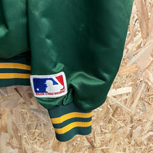 Cargar imagen en el visor de la galería, Chaqueta Bomber Satinada Oakland Athletics 80’s Pyramid Vintage - L/XL
