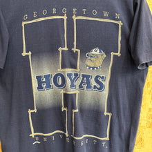 Carregar imagem no visualizador da galeria, Camiseta Georgetown Hoyas Early 90s Nutmeg Mills Vintage - M/L
