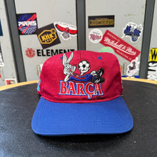 Load image into Gallery viewer, Gorra Looney Tunes FC Barcelona 90s Corner Vintage
