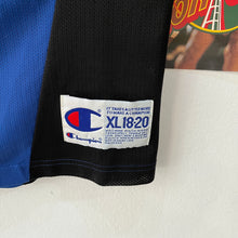 Lade das Bild in den Galerie-Viewer, Camiseta New York Knicks Road 1998-99 Marcus Camby #23 Champion Vintage - XL Youth
