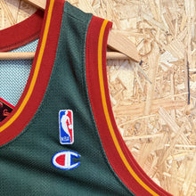 Load image into Gallery viewer, Camiseta Seattle Supersonics 1995/97 Road Shawn Kemp #40 Champion Vintage - XL/XXL
