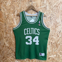 Load image into Gallery viewer, Camiseta Boston Celtics 2000/04 Road Paul Pierce #34 Champion Vintage - L/XL
