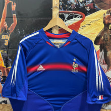Cargar imagen en el visor de la galería, Camiseta Francia 2004 Home Adidas Vintage - XL/XXL
