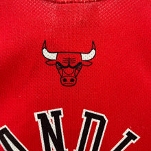 Cargar imagen en el visor de la galería, Camiseta Chicago Bulls Road 2004-05 Tyson Chandler #3 Champion Vintage - L Youth

