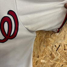 Lade das Bild in den Galerie-Viewer, Beisbolera Washington Nationals 2015-19 Home Majestic - S/M
