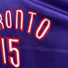 Cargar imagen en el visor de la galería, Camiseta Toronto Raptors Road 2000/01 Vince Carter #15 Champion Vintage - XL/XXL
